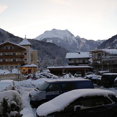 Hotel & Suites Glueck Auf Mayrhofen Exterior foto